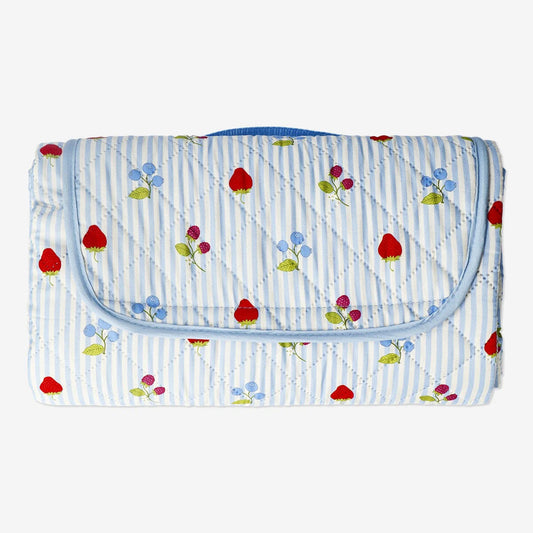 Blanket Quilt Picnic W Carry Strap Berry