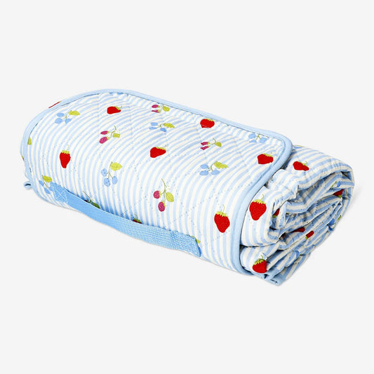 Blanket Quilt Picnic W Carry Strap Berry